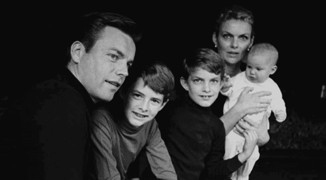 Is Robert Wagner Still Alive