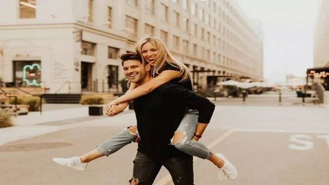 These Zodiac Signs Harmlessly Trick Their Lovers to Fall Madly in Love With Them