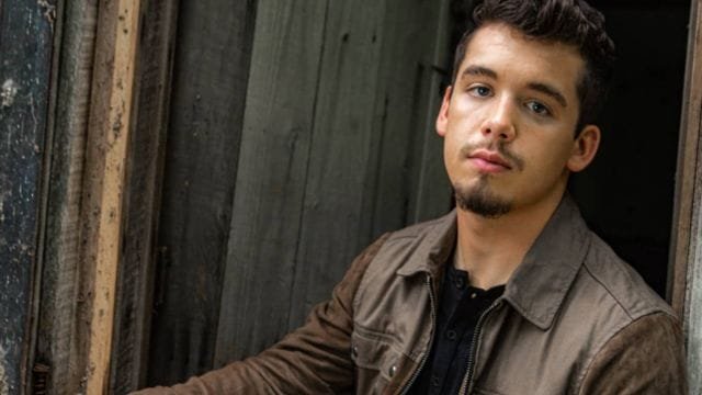 who is noah thompson dating