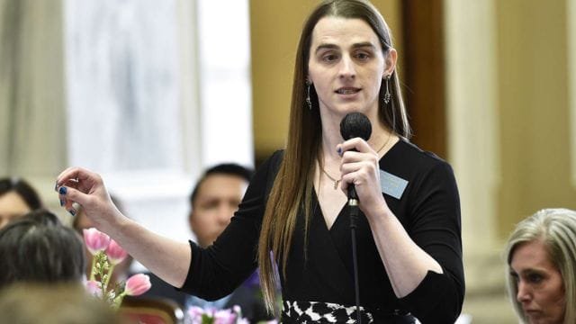 Is Zooey Zephyr Lesbian?