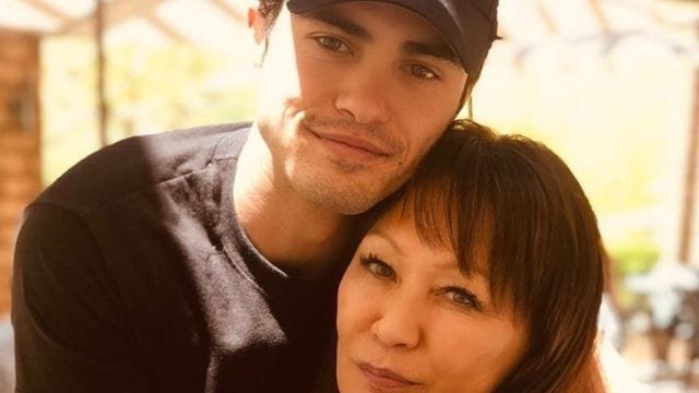 Is Darren Barnet Gay?