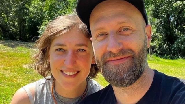 Is Mayim Bialik Gay?