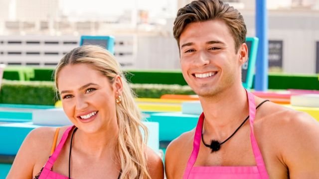 Are Carrington And Laurel Still Together?