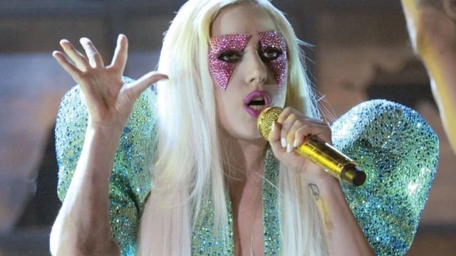 Pop Star Lady Gaga Quits Smoking