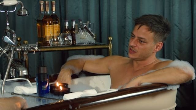 Is Tom Wlaschiha Gay?