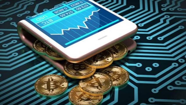 what are hot and cold crypto wallets?