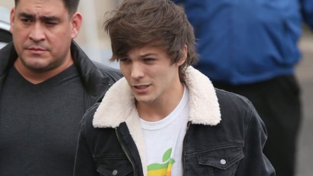 Is Louis Tomlinson Gay?
