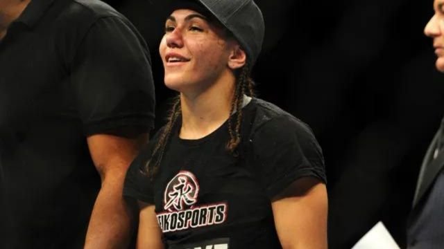 Jessica Andrade Lesbian