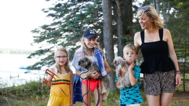 Kelle Hampton divorce