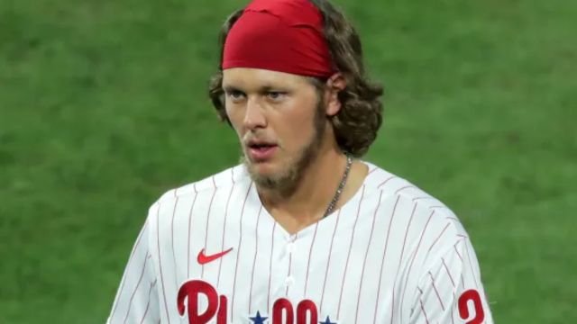 Who is Alec Bohm Girlfriend?