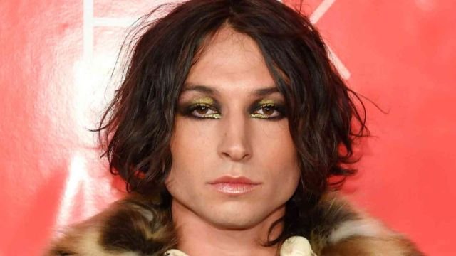 Who is Ezra Miller Boyfriend?
