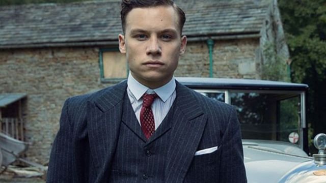 Is Finn Cole Gay?