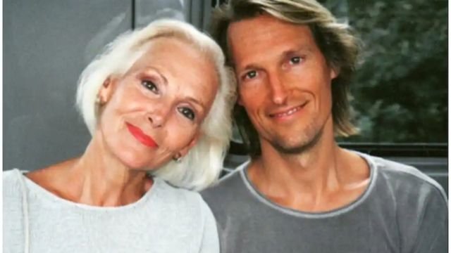 Who is Mark Laita Wife?