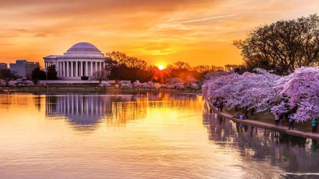 best places to go in april in us