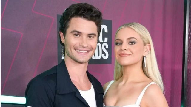Are Kelsea Ballerini and Chase Stokes still together? When did Kelsea Ballerini and Chase Stokes announce their relationship on Instagram?